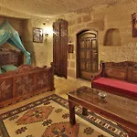 Travel Cave Szálloda