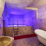 Szálloda Travel Cave