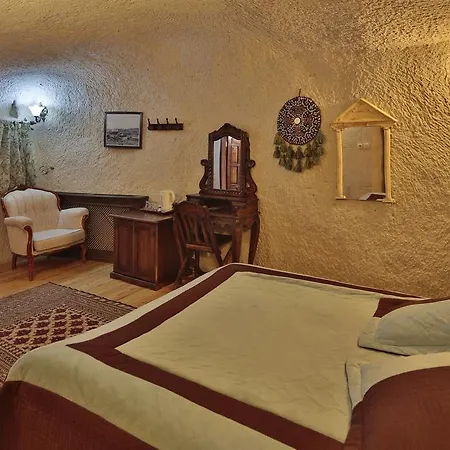Travel Cave Hotel 2*