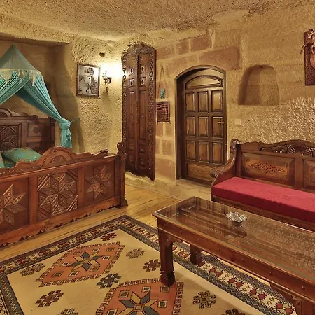 Travel Cave Hotel