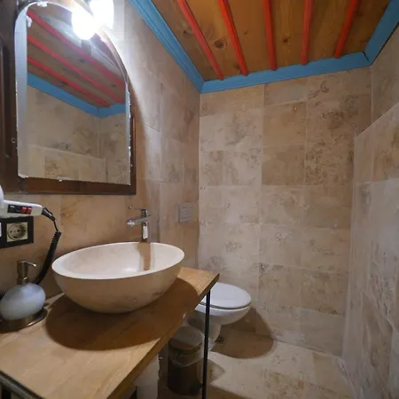 Hotel Travel Cave 2*