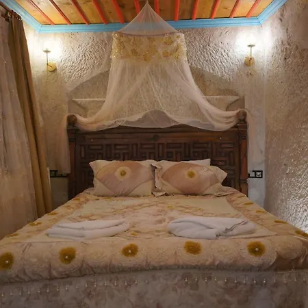 Travel Cave 2*