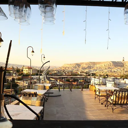 Travel Cave Szálloda