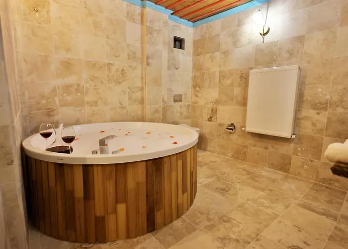 Travel Cave Szálloda 2*