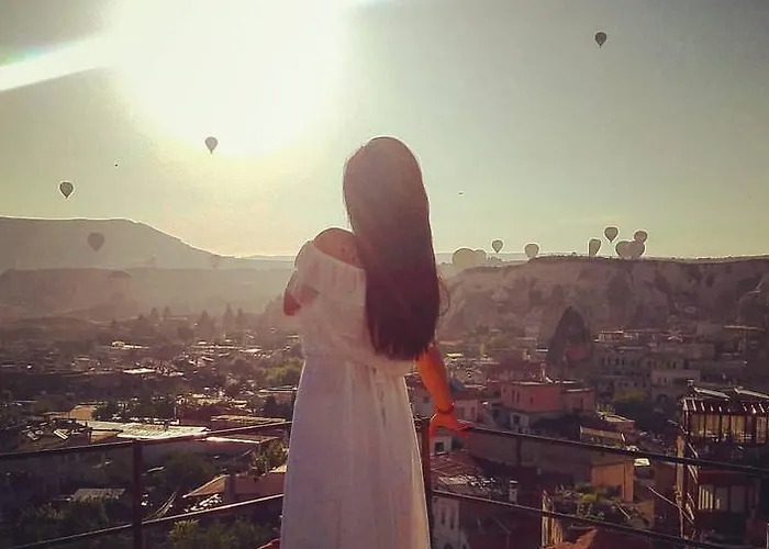 Travel Cave Szálloda